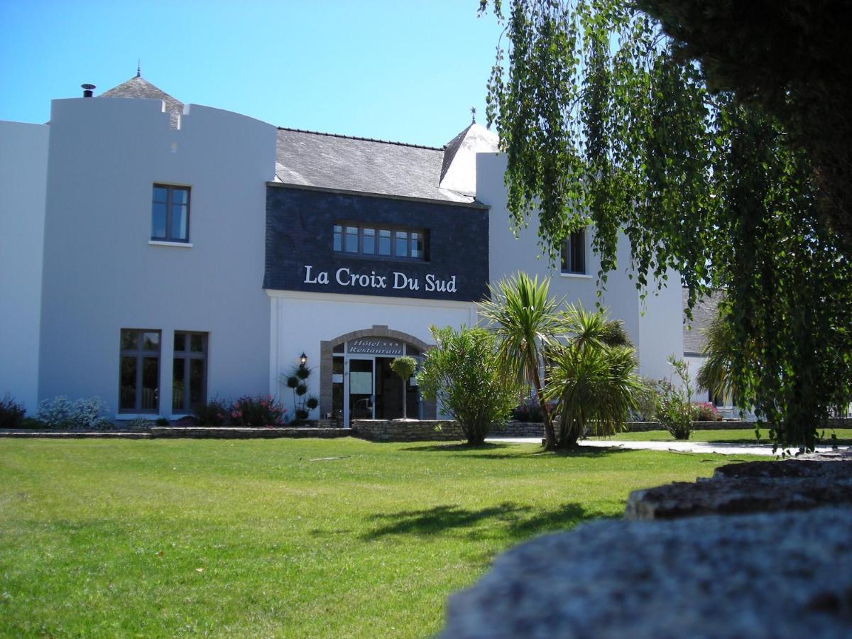 Logis Hotel La Croix Du Sud Le Tour-du-Parc Exterior foto